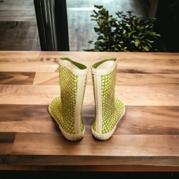 Coach - Picture 2 of 5